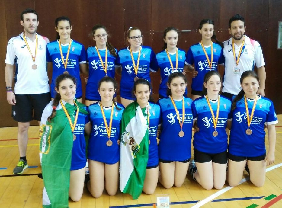 El Voleibol Femenino Infantil de Tomares hace historia al lograr el El Voleibol Femenino Infantil de Tomares hace historia al lograr el