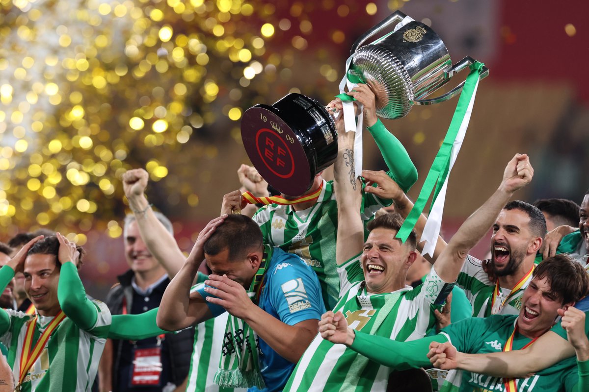 EL REAL BETIS BALOMPIÉ TRAE A TOMARES LA COPA DEL REY 2022, ESTE LUNES, 8  DE AGOSTO, DE 20 A 22 HORAS, EN LA SALA DE EXPOSICIONES DEL AYUNTAMIENTO