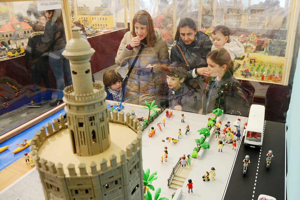 añadir soltar distorsionar LA EXPOSICIÓN DE PLAYMOBIL Y LA PISTA DE HIELO, ATRACCIONES FAVORITAS DE  LAS NAVIDADES | Ayuntamiento de Tomares