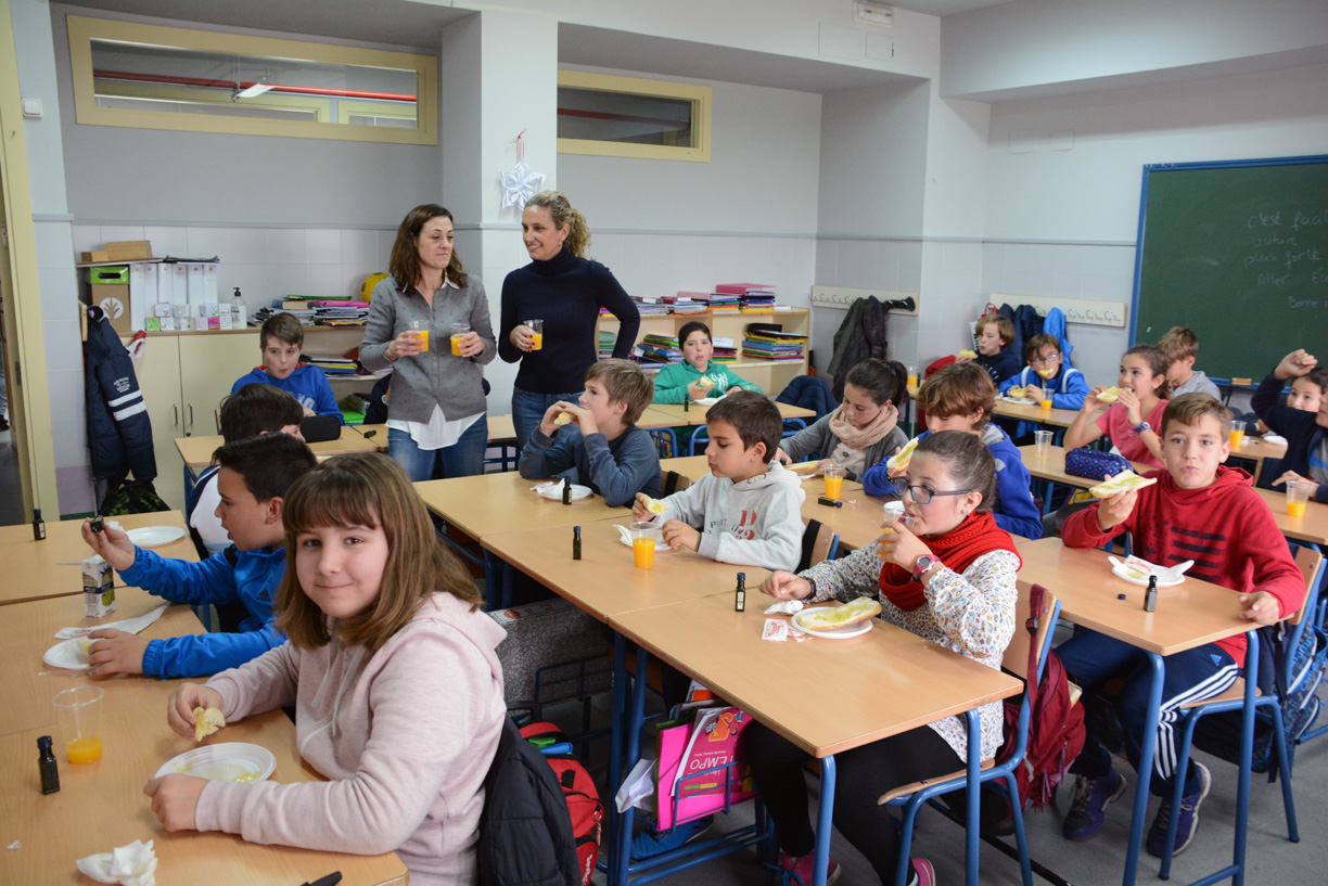 Tomares celebra el Día de Andalucía en los colegios Ayuntamiento de Tomares celebra el Día de Andalucía en los colegios Ayuntamiento de