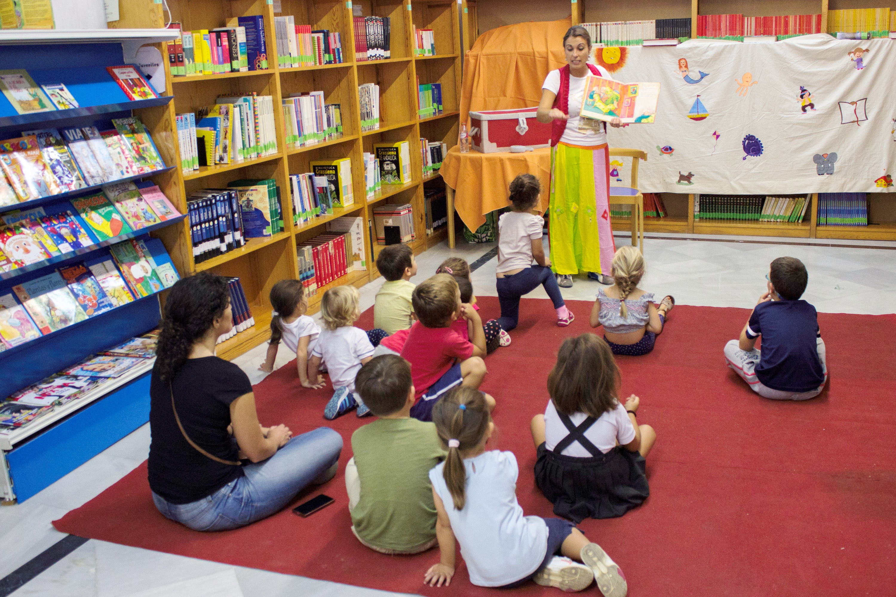 Resultado de imagen para niÃ±os en la biblioteca